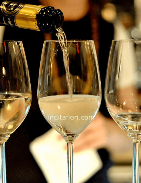 rose rosse + vino rosso